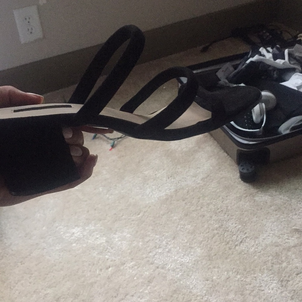 Small heels - Picture 2 of 2